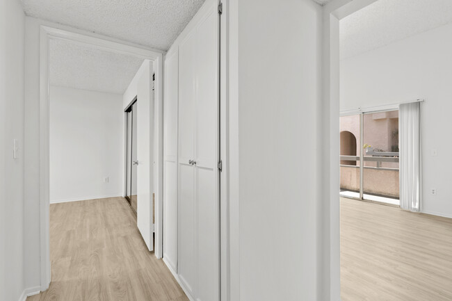Building Photo - Orion Court Apartments