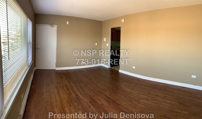 Foto del edificio - 7628 N Milwaukee Ave