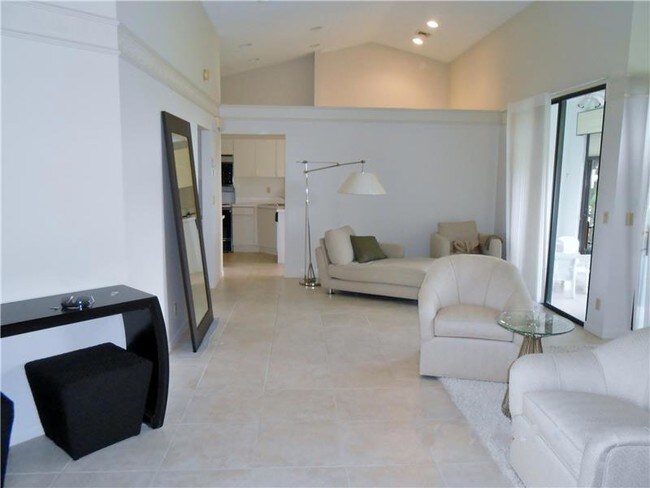 Foto del edificio - 7182 Le Chalet Blvd