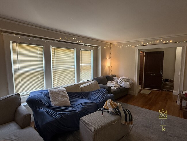 Building Photo - 289 Foster St