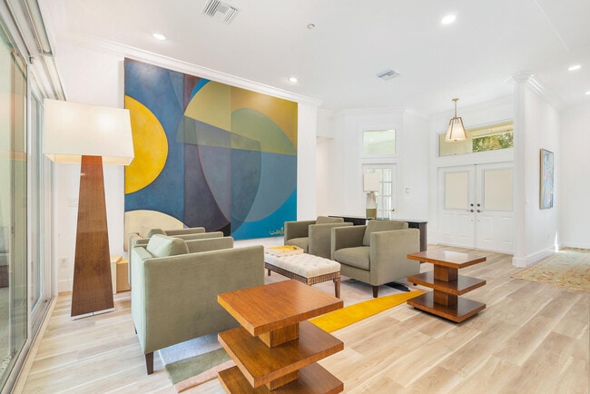 Building Photo - 3317 Embassy Dr