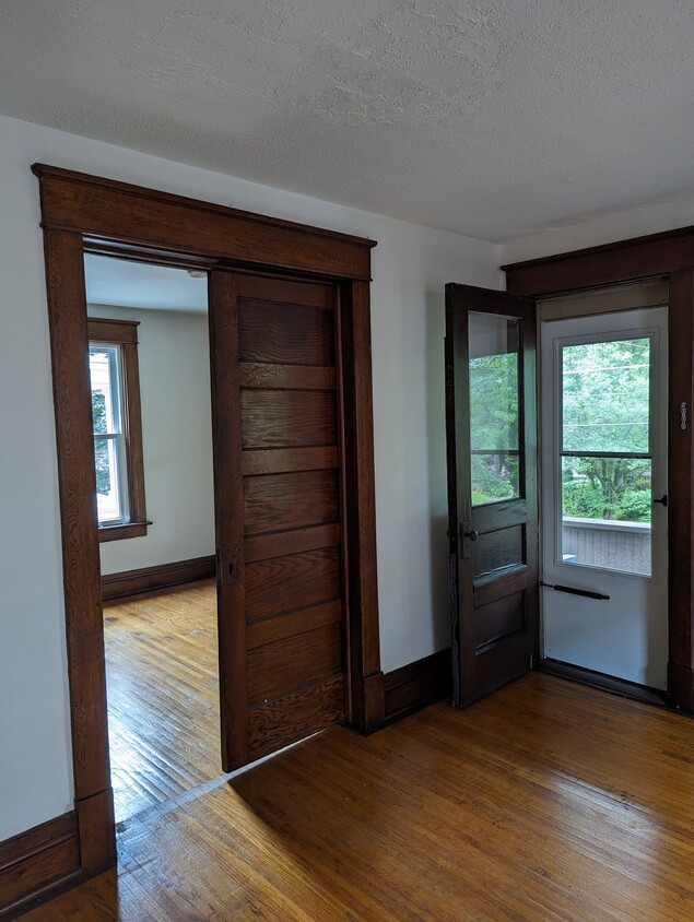 Primary Photo - 623 W 7th St