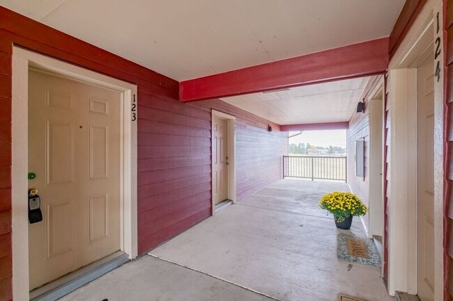 Foto del edificio - 13001 S Crompton Lane