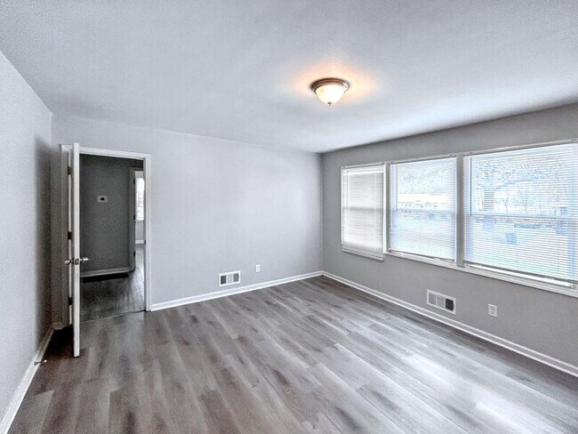 Building Photo - 717 Jackson Cir