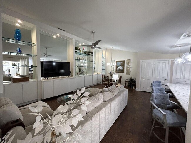 Building Photo - 7204 Geminata Oak Ct