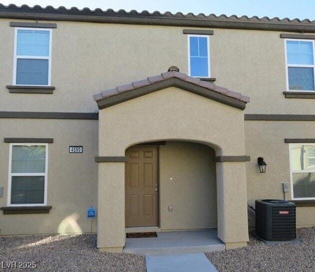 Primary Photo - 4590 Townwall St
