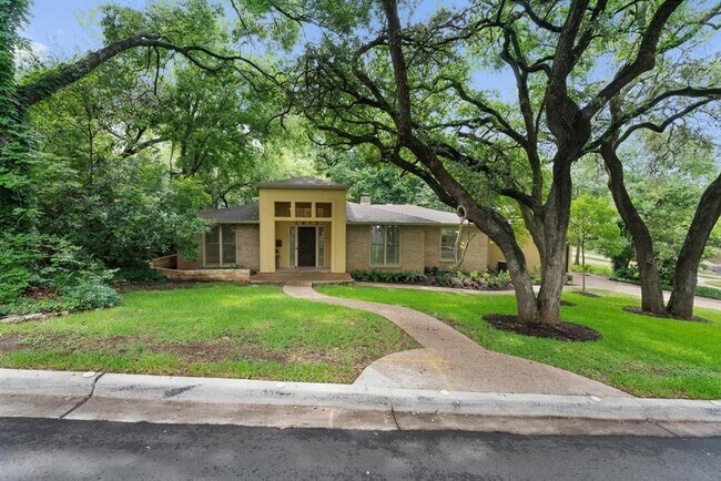 Building Photo - 1815 Rockmoor Ave