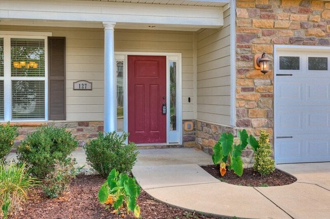 Building Photo - 127 Radcliff Dr