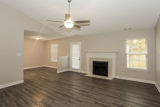 Building Photo - 2910 Rosemeade Dr