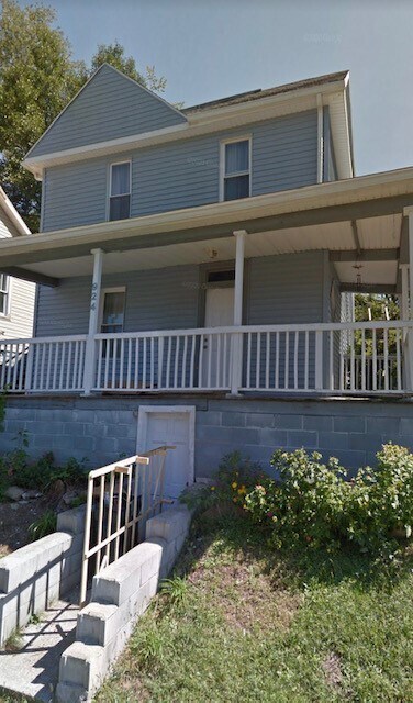 Building Photo - 924 Charles Ave
