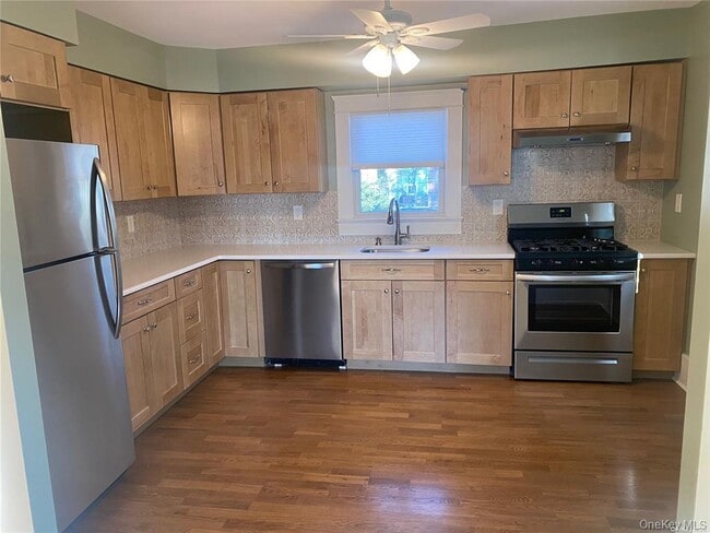 Building Photo - 2 William St