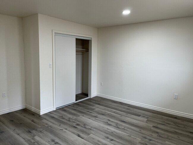 Building Photo - 15040 Cerezo Rd