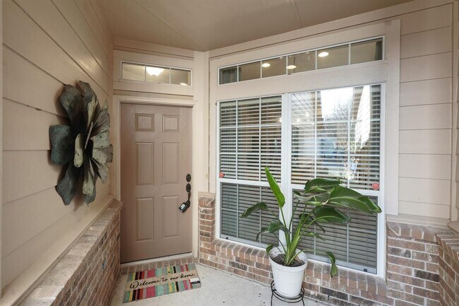 Foto del edificio - 8915 Summer Ash Ln