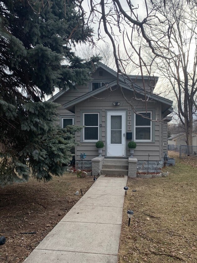 Foto principal - Spacious 3 Bedroom 1 Bath Unit in North Mi...