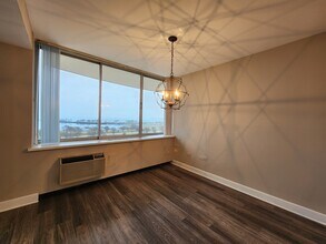 2/2ba Dining - Prospect Tower