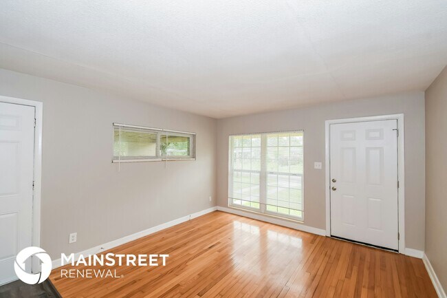 Foto del edificio - 6533 Burgundy Rd S