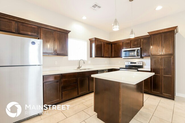 Building Photo - 2000 N 36th St