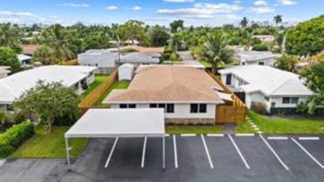 Foto del edificio - 1706 NE 25th St
