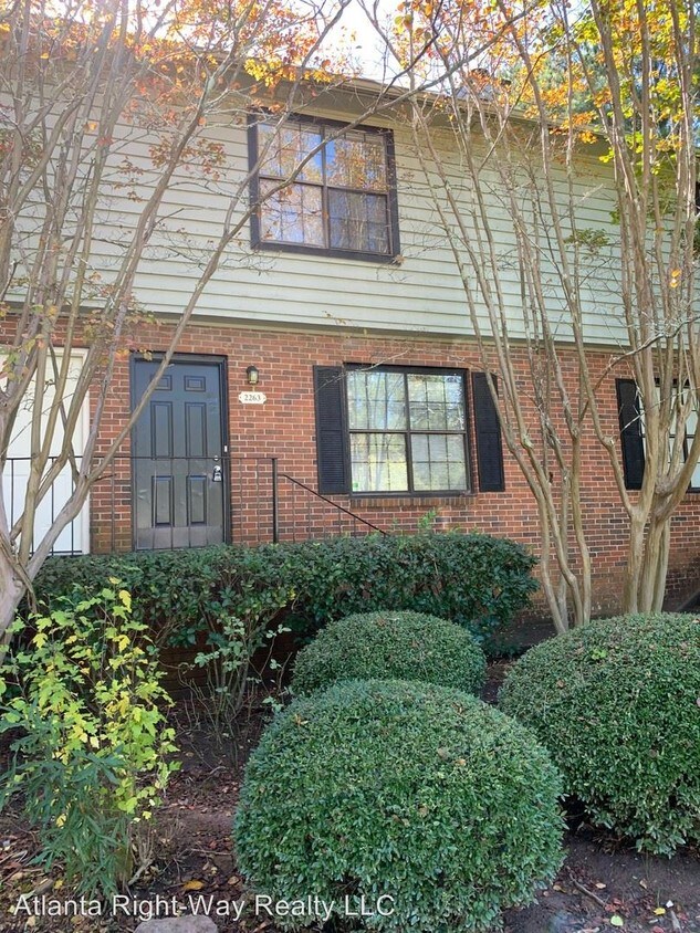 Primary Photo - 2263 Highpoint Rd