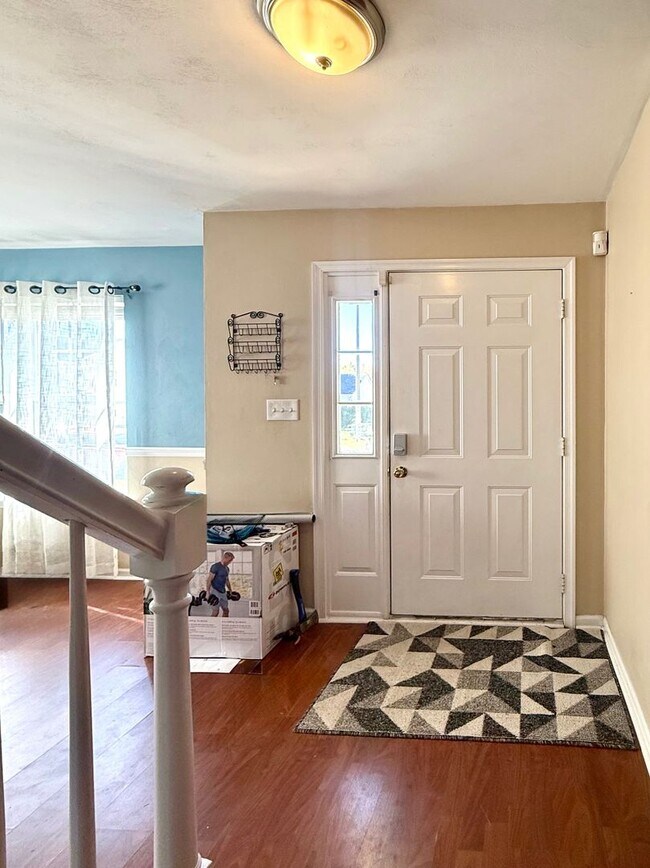 Foto del edificio - Beautiful 4 Bedroom Home for Rent – Pet Fr...
