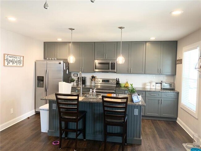 Foto del edificio - 310 Cottage Ct