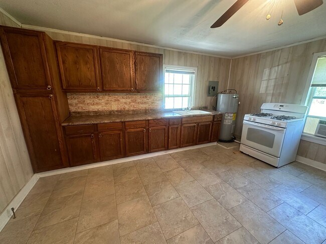 Foto del edificio - 3117 MCINTOSH ROAD