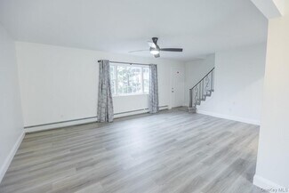 Building Photo - 923 Church St