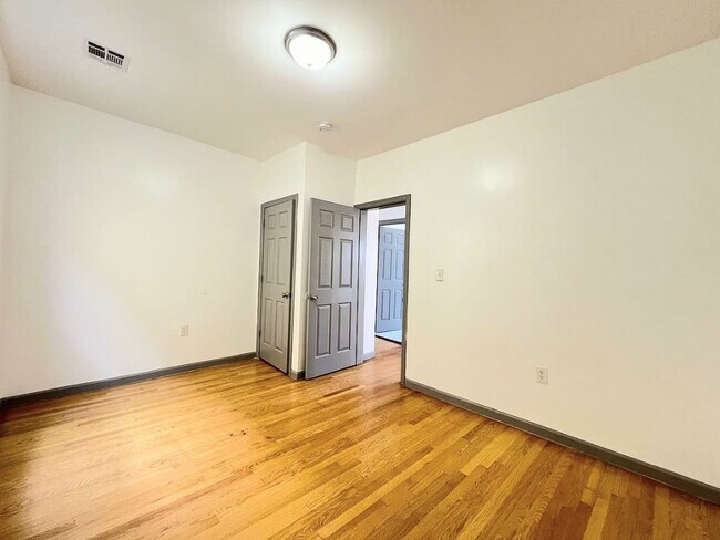 Foto del edificio - 65 Hawkins St