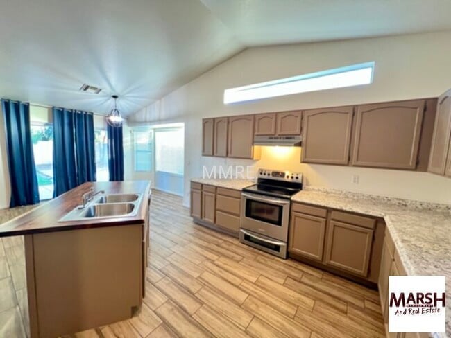 Foto del edificio - Nice 3 bedroom home with open floorplan in Chandler!