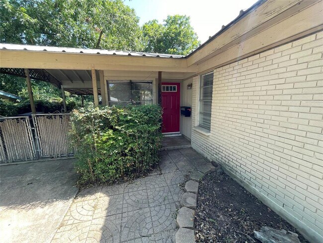 Building Photo - 202 La Vista St
