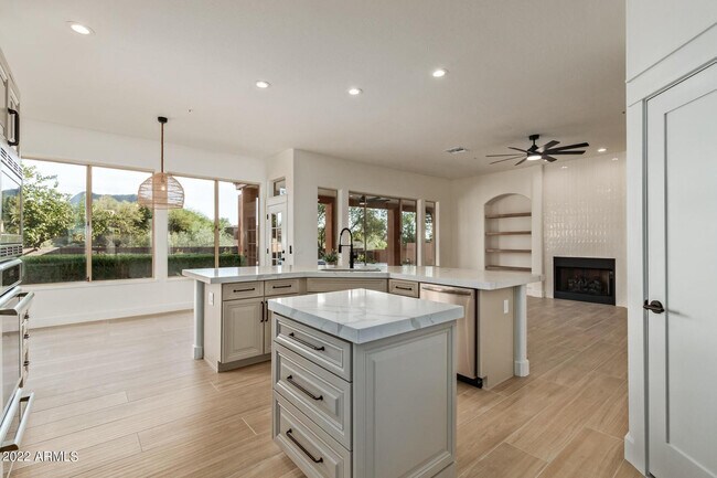 Foto del edificio - 13761 E Lupine Ave