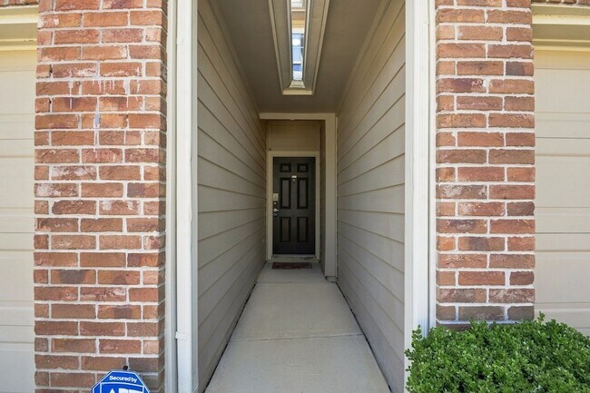 Building Photo - 930 Sterling Creek Cir