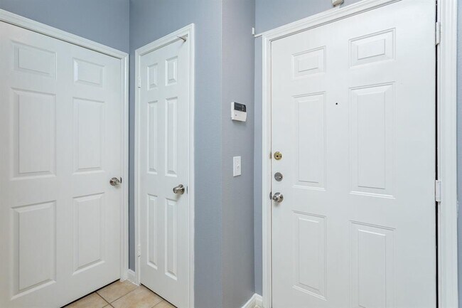 Building Photo - 3231 Allen Pkwy