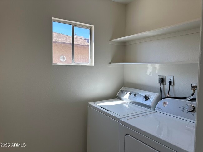 Building Photo - 2514 S Cottonwood Dr