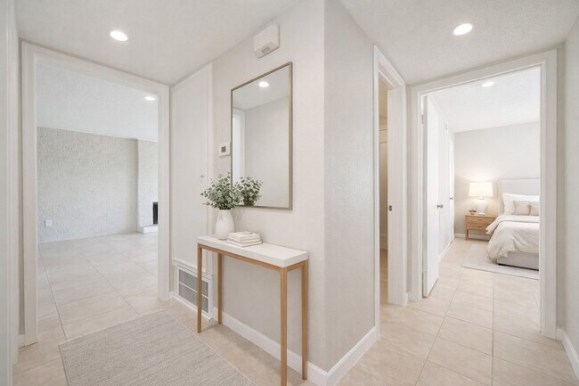 Foto del edificio - 8100 Leonora St