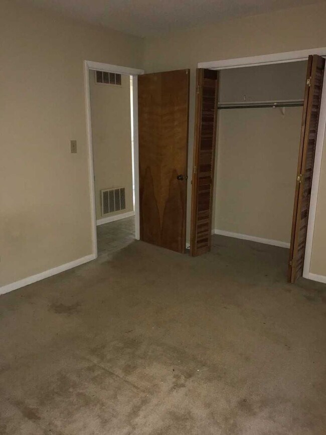 Foto del edificio - Charming 2 bed 2 bath duplex located in Newton