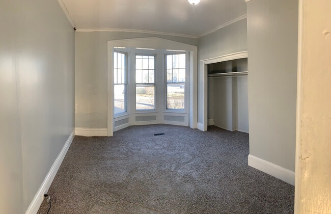 Building Photo - 131 Caledonia St