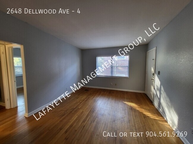 Foto del edificio - 2648 Dellwood Ave