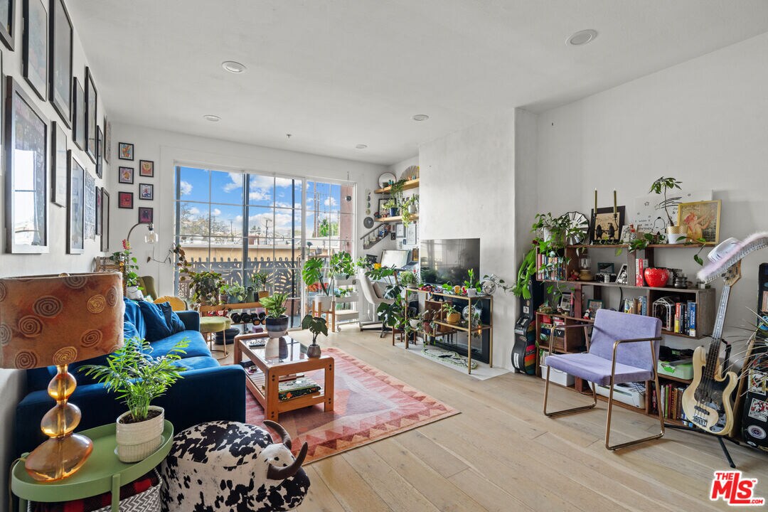 Foto principal - 1522 S Saltair Ave