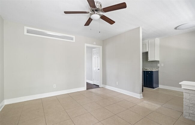 Building Photo - 6810 Del Rio St