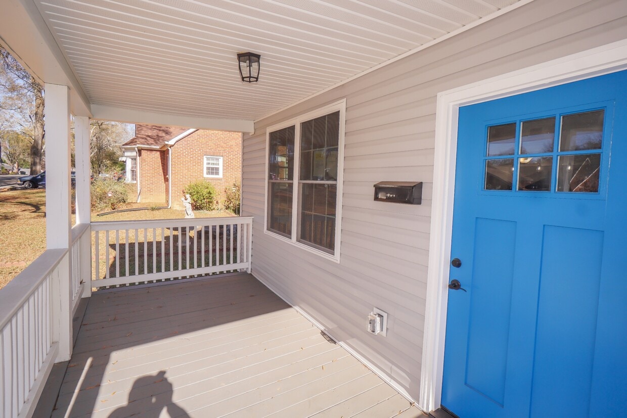 Foto del edificio - 2143 Camp Greene St