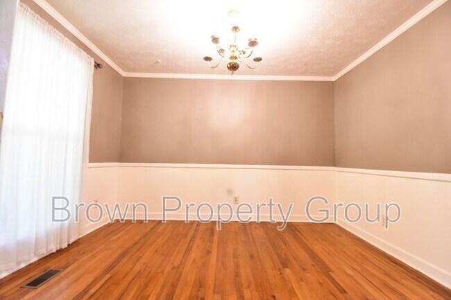Foto del edificio - 5115 Lake Valley Dr