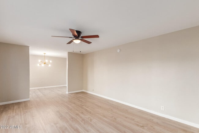 Building Photo - 5220 N 19th Dr