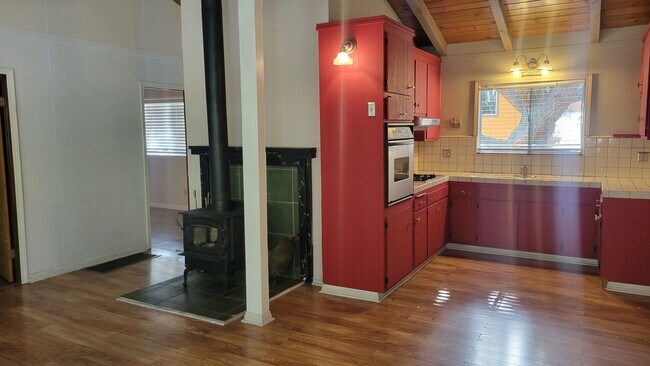 Building Photo - Rare ONE level 3 Bedroom 2 Bath Home in PMC
