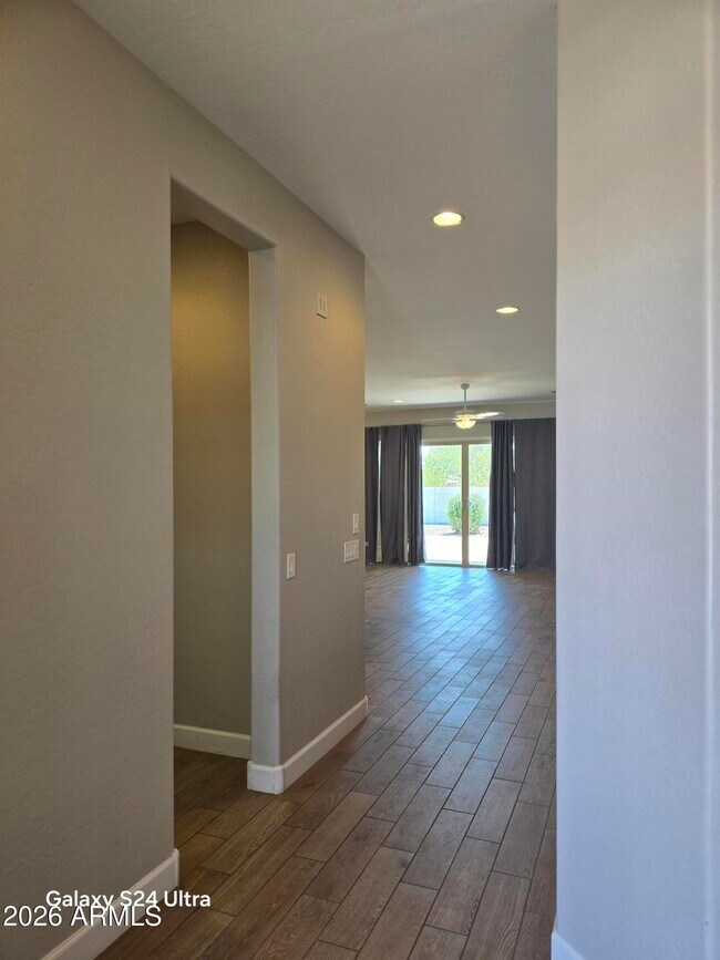 Building Photo - 5605 N 189th Dr