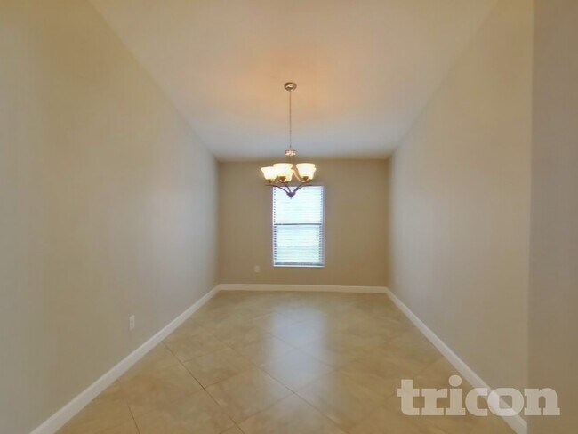 Building Photo - 13185 Green Violet Dr