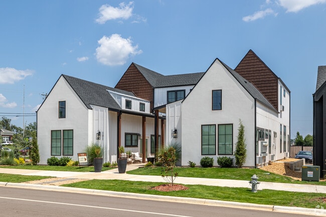 Building Photo - Villas on Turtle Creek