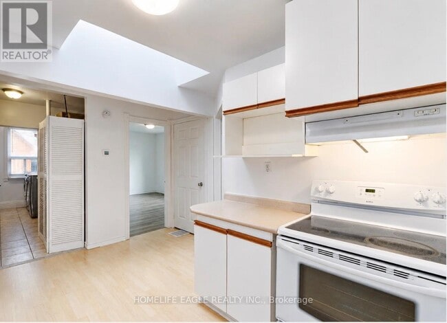 Building Photo - 142 Riveredge Dr
