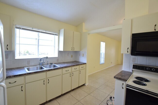 Building Photo - Charming 2 Bed 2 Bath Home for Rent in Orl...