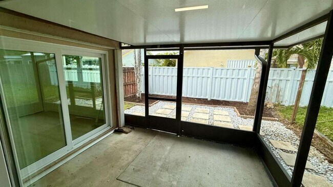 Foto del edificio - 7321 NW 38th Ct